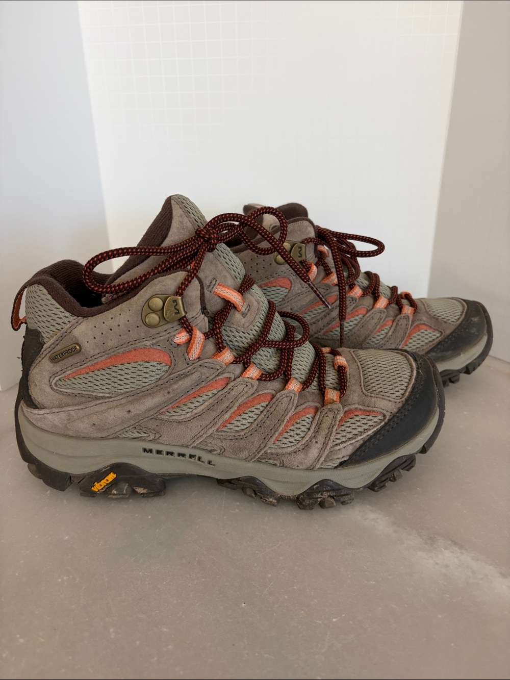 EUC Merrell Olive and Orange Women's Trail Hiking Shoes size 7